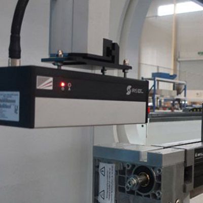 Prensa plegadora CNC 3000mm 200T, de 6 ejes con sistema DA66