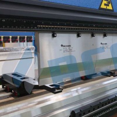 Prensa plegadora CNC 3000mm 200T, de 6 ejes con sistema DA66