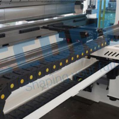 Plegadora CNC, con Sistema ESA S660W